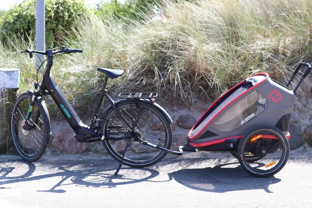 Fahrradverleih mit Fahrradanhänger